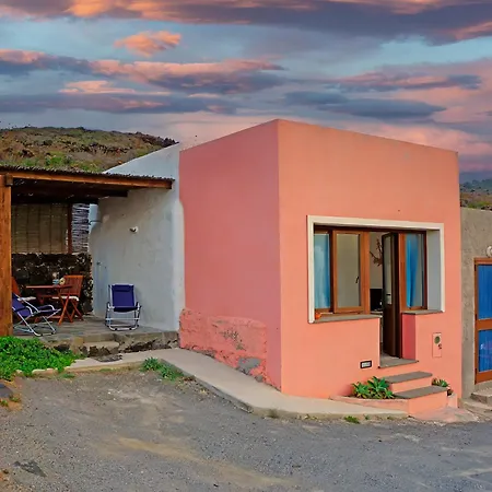 Holiday home Dammuso Terra E Mare